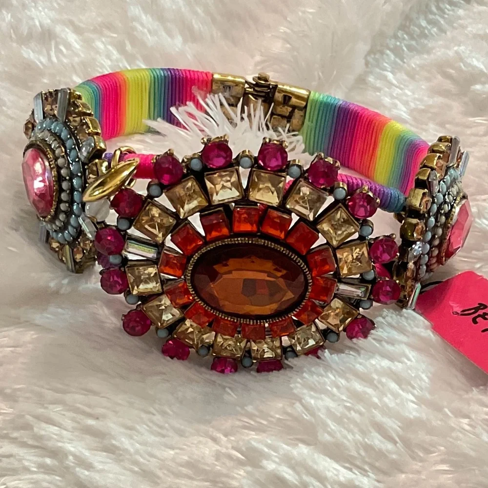 BETSEY JOHNSON BRACELET - Picture 2 of 3
